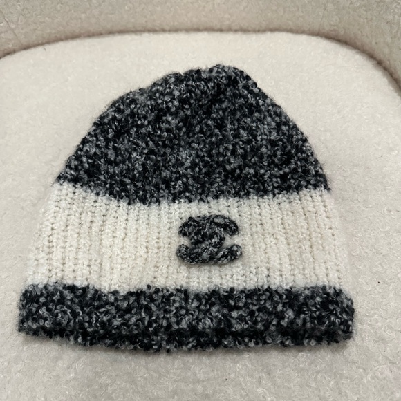 Chanel grey white cashmere beanie 90% cashmere 10% silk - Picture 2 of 4